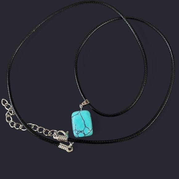 Blue Howlite Pendant Necklace - Picture 2 of 3